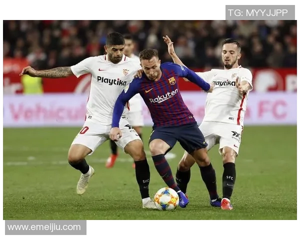 欧联杯巴萨与莱比锡激战成平局帽子戏法瞬间点燃全场气氛解析