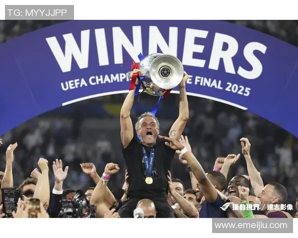 足总杯精彩对决多特蒙德与巴黎圣日耳曼战成平局神扑瞬间引发全场热议