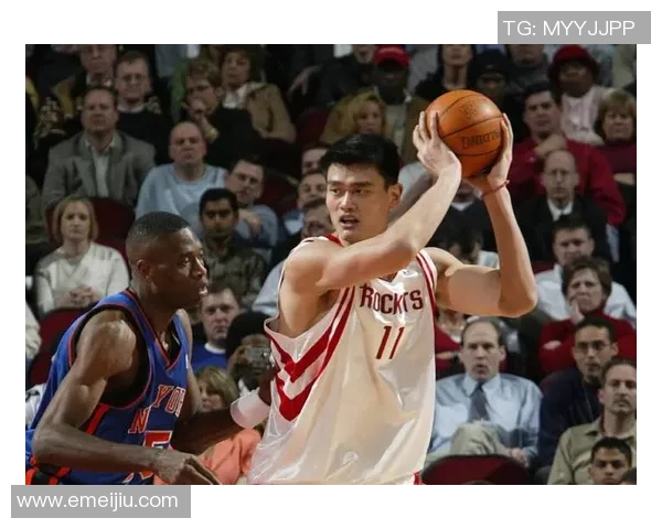 姚明用流利英文解说NBA比赛展现篮球魅力与文化交流