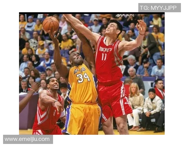 姚明的传奇身高与NBA矮子们的对比探索篮球世界的高度与深度