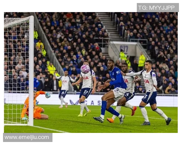 英超激战阿森纳狂胜皇马五球大捷神奇扑救点燃全场热情